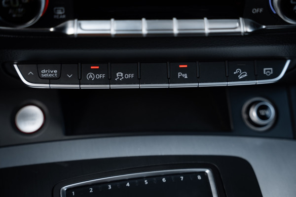 Audi SQ5 3.0 TFSI quattro Pro Line Plus - Panorama | RS Seats | B&O | Audi SQ5 3.0 TFSI quattro Pro Line Plus - Panorama | RS Seats | B&O |