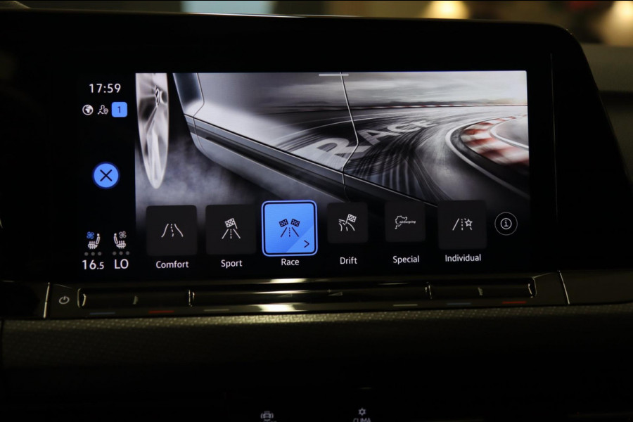 Volkswagen Golf 2.0 TSI R 4Motion PERFORMANCE AKRA/ABT/PANO/CAM/IQ/H&K/BOMVOL