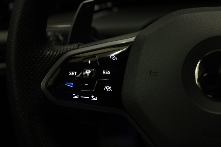 Volkswagen Golf 2.0 TSI R 4Motion PERFORMANCE AKRA/ABT/PANO/CAM/IQ/H&K/BOMVOL