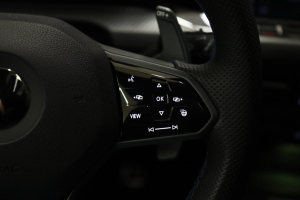 Volkswagen Golf 2.0 TSI R 4Motion PERFORMANCE AKRA/ABT/PANO/CAM/IQ/H&K/BOMVOL