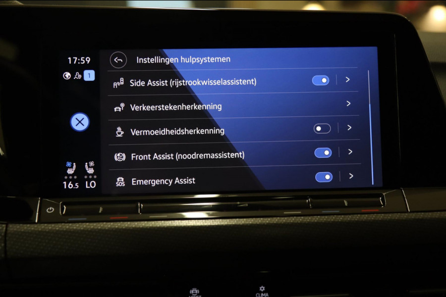 Volkswagen Golf 2.0 TSI R 4Motion PERFORMANCE AKRA/ABT/PANO/CAM/IQ/H&K/BOMVOL