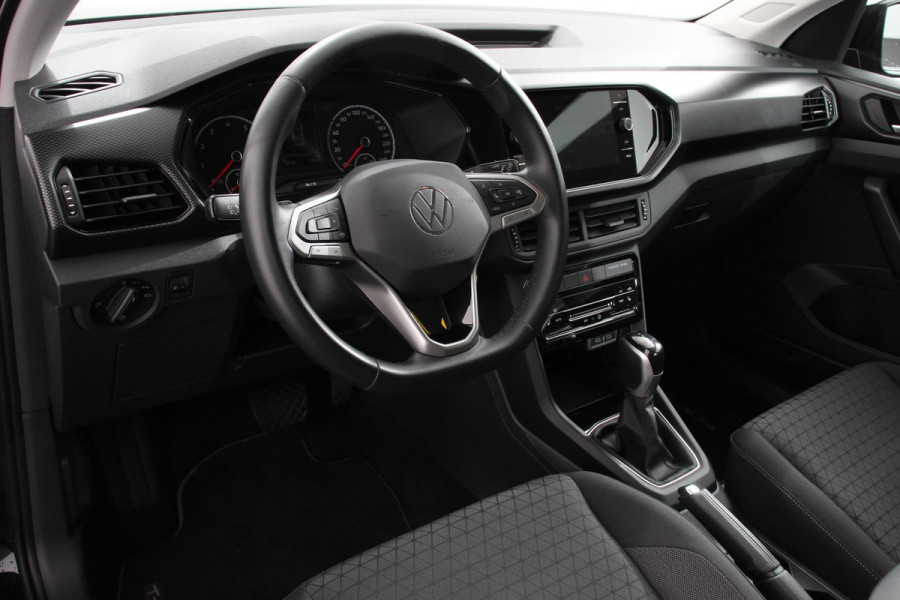 Volkswagen T-Cross 1.0 TSI 110pk DSG Life Volkswagen T-Cross 1.0 TSI DSG Life | Navigatie | Adaptive Cruise Control | Lane/Side Assist | Camera | Lichtmetalen Velgen | DAB | Stoelverwarming | Volkswagen T-Cross 1.0 TSI 110pk DSG Life Volkswagen T-Cross 1.0 TSI DSG Life | Navigatie | Adaptive Cruise Control | Lane/Side Assist | Camera | Lichtmetalen Velgen | DAB | Stoelverwarming |