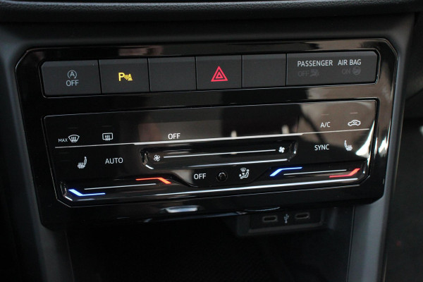 Volkswagen T-Cross 1.0 TSI 110pk DSG Life Volkswagen T-Cross 1.0 TSI DSG Life | Navigatie | Adaptive Cruise Control | Lane/Side Assist | Camera | Lichtmetalen Velgen | DAB | Stoelverwarming | Volkswagen T-Cross 1.0 TSI 110pk DSG Life Volkswagen T-Cross 1.0 TSI DSG Life | Navigatie | Adaptive Cruise Control | Lane/Side Assist | Camera | Lichtmetalen Velgen | DAB | Stoelverwarming |