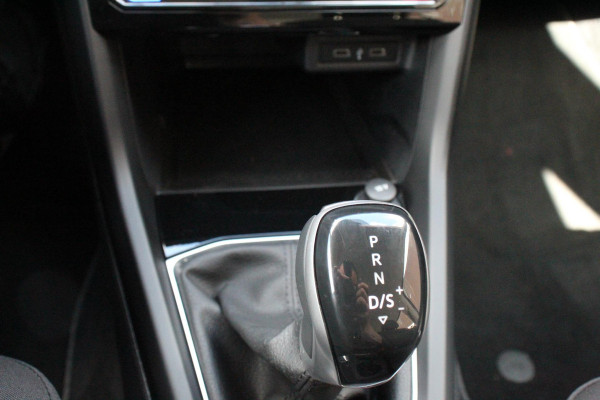 Volkswagen T-Cross 1.0 TSI 110pk DSG Life Volkswagen T-Cross 1.0 TSI DSG Life | Navigatie | Adaptive Cruise Control | Lane/Side Assist | Camera | Lichtmetalen Velgen | DAB | Stoelverwarming | Volkswagen T-Cross 1.0 TSI 110pk DSG Life Volkswagen T-Cross 1.0 TSI DSG Life | Navigatie | Adaptive Cruise Control | Lane/Side Assist | Camera | Lichtmetalen Velgen | DAB | Stoelverwarming |