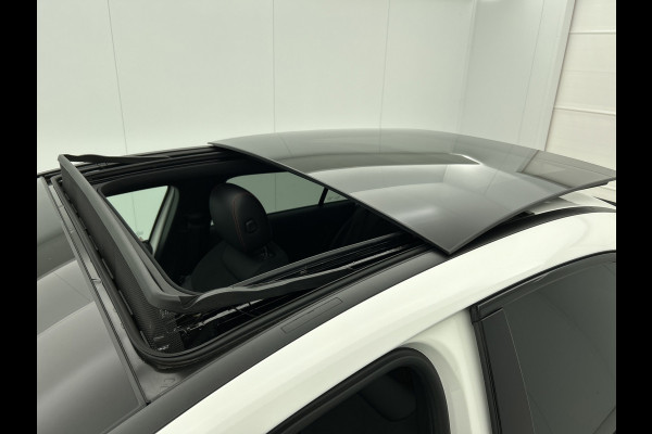 Mercedes-Benz A-Klasse 250 Premium Plus AMG-Line (Dealer OnderH, Panorama, Sfeerverlichting, Camera, StoelV, PDC V+A, Etc) Mercedes-Benz A-Klasse 250 Premium Plus AMG-Line (Dealer OnderH, Panorama, Sfeerverlichting, Camera, StoelV, PDC V+A, Etc)