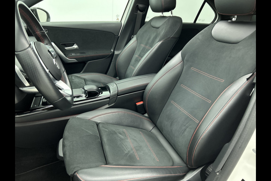 Mercedes-Benz A-Klasse 250 Premium Plus AMG-Line (Dealer OnderH, Panorama, Sfeerverlichting, Camera, StoelV, PDC V+A, Etc) Mercedes-Benz A-Klasse 250 Premium Plus AMG-Line (Dealer OnderH, Panorama, Sfeerverlichting, Camera, StoelV, PDC V+A, Etc)