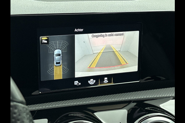 Mercedes-Benz A-Klasse 250 Premium Plus AMG-Line (Dealer OnderH, Panorama, Sfeerverlichting, Camera, StoelV, PDC V+A, Etc) Mercedes-Benz A-Klasse 250 Premium Plus AMG-Line (Dealer OnderH, Panorama, Sfeerverlichting, Camera, StoelV, PDC V+A, Etc)