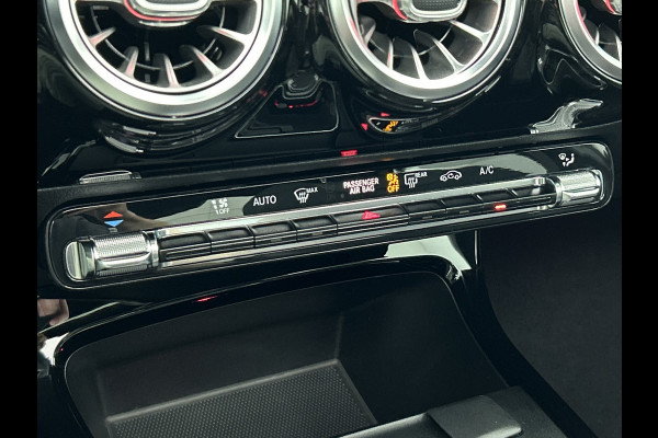 Mercedes-Benz A-Klasse 250 Premium Plus AMG-Line (Dealer OnderH, Panorama, Sfeerverlichting, Camera, StoelV, PDC V+A, Etc) Mercedes-Benz A-Klasse 250 Premium Plus AMG-Line (Dealer OnderH, Panorama, Sfeerverlichting, Camera, StoelV, PDC V+A, Etc)