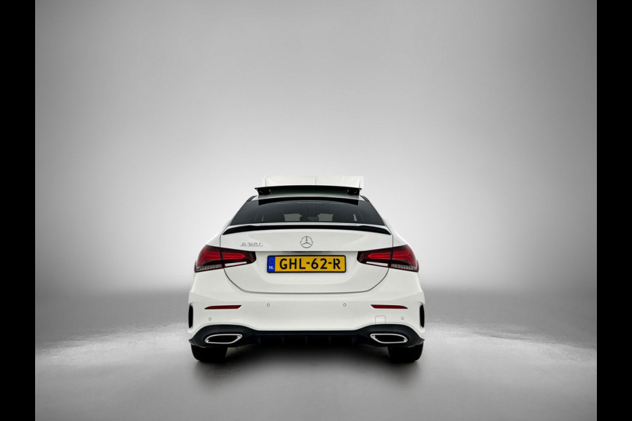 Mercedes-Benz A-Klasse 250 Premium Plus AMG-Line (Dealer OnderH, Panorama, Sfeerverlichting, Camera, StoelV, PDC V+A, Etc) Mercedes-Benz A-Klasse 250 Premium Plus AMG-Line (Dealer OnderH, Panorama, Sfeerverlichting, Camera, StoelV, PDC V+A, Etc)