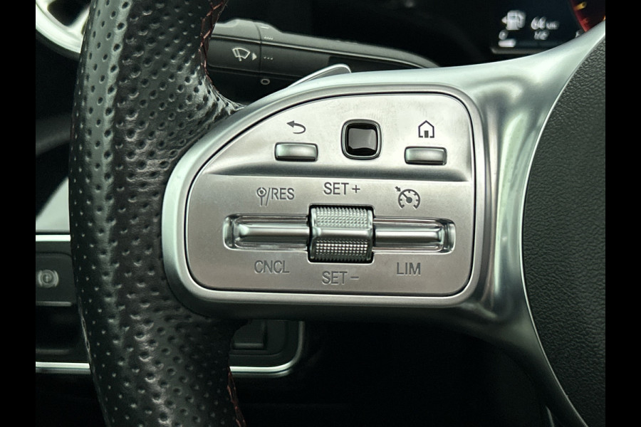 Mercedes-Benz A-Klasse 250 Premium Plus AMG-Line (Dealer OnderH, Panorama, Sfeerverlichting, Camera, StoelV, PDC V+A, Etc) Mercedes-Benz A-Klasse 250 Premium Plus AMG-Line (Dealer OnderH, Panorama, Sfeerverlichting, Camera, StoelV, PDC V+A, Etc)