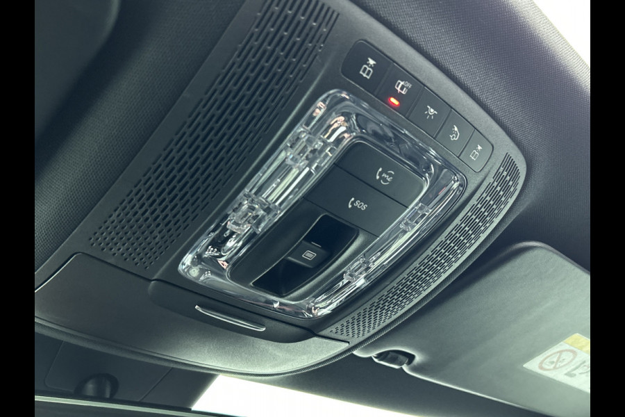 Mercedes-Benz A-Klasse 250 Premium Plus AMG-Line (Dealer OnderH, Panorama, Sfeerverlichting, Camera, StoelV, PDC V+A, Etc) Mercedes-Benz A-Klasse 250 Premium Plus AMG-Line (Dealer OnderH, Panorama, Sfeerverlichting, Camera, StoelV, PDC V+A, Etc)