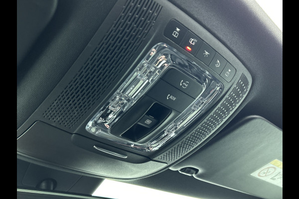 Mercedes-Benz A-Klasse 250 Premium Plus AMG-Line (Dealer OnderH, Panorama, Sfeerverlichting, Camera, StoelV, PDC V+A, Etc) Mercedes-Benz A-Klasse 250 Premium Plus AMG-Line (Dealer OnderH, Panorama, Sfeerverlichting, Camera, StoelV, PDC V+A, Etc)