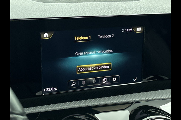 Mercedes-Benz A-Klasse 250 Premium Plus AMG-Line (Dealer OnderH, Panorama, Sfeerverlichting, Camera, StoelV, PDC V+A, Etc) Mercedes-Benz A-Klasse 250 Premium Plus AMG-Line (Dealer OnderH, Panorama, Sfeerverlichting, Camera, StoelV, PDC V+A, Etc)