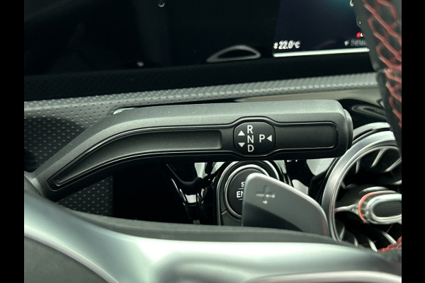 Mercedes-Benz A-Klasse 250 Premium Plus AMG-Line (Dealer OnderH, Panorama, Sfeerverlichting, Camera, StoelV, PDC V+A, Etc) Mercedes-Benz A-Klasse 250 Premium Plus AMG-Line (Dealer OnderH, Panorama, Sfeerverlichting, Camera, StoelV, PDC V+A, Etc)