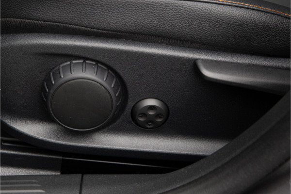 Mercedes-Benz CLA-Klasse Shooting Brake 200 AMG Premium Orange Art Edition, Pano, Widescreen, Distronic 2020 Mercedes-Benz CLA-Klasse Shooting Brake 200 AMG Premium Orange Art Edition, Pano, Widescreen, Distronic 2020