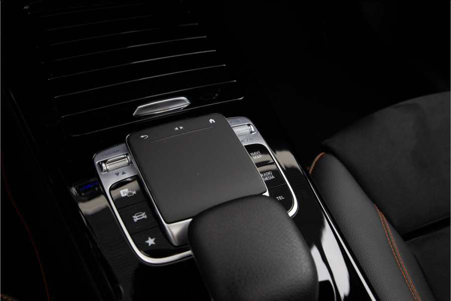 Mercedes-Benz CLA-Klasse Shooting Brake 200 AMG Premium Orange Art Edition, Pano, Widescreen, Distronic 2020 Mercedes-Benz CLA-Klasse Shooting Brake 200 AMG Premium Orange Art Edition, Pano, Widescreen, Distronic 2020