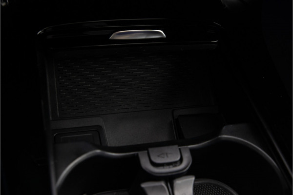 Mercedes-Benz CLA-Klasse Shooting Brake 200 AMG Premium Orange Art Edition, Pano, Widescreen, Distronic 2020 Mercedes-Benz CLA-Klasse Shooting Brake 200 AMG Premium Orange Art Edition, Pano, Widescreen, Distronic 2020