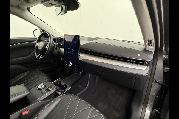 Ford Mustang Mach-E Extended RWD 98kWh 301PK SOH 95.5% Leer Long Range Adaptive Cruise Stop&Go Apple Carplay Android Auto 360°Camera Active B Stoel+Stuurverwarming Ecc Elektr.Achterklep Driver Alert Warning Keyless Origineel Nederlandse Auto €56.476- nieuw, Batterijgarantie 8 jaar of 160.000km vanaf nieuw