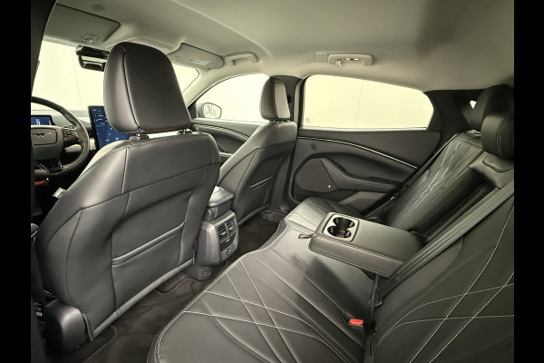 Ford Mustang Mach-E Extended RWD 98kWh 301PK SOH 95.5% Leer Long Range Adaptive Cruise Stop&Go Apple Carplay Android Auto 360°Camera Active B Stoel+Stuurverwarming Ecc Elektr.Achterklep Driver Alert Warning Keyless Origineel Nederlandse Auto €56.476- nieuw, Batterijgarantie 8 jaar of 160.000km vanaf nieuw