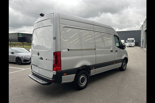 Mercedes-Benz Sprinter 317 CDI L2 H2 MBUX / Camera / Carplay navigatie / Cruise control / Airco Mercedes-Benz Sprinter 317 CDI L2 H2 MBUX / Camera / Carplay navigatie / Cruise control / Airco