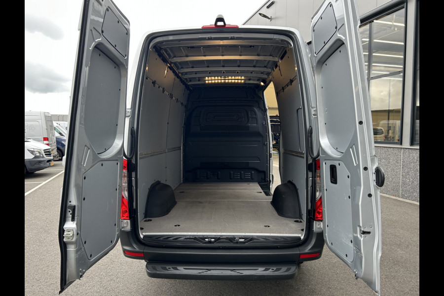 Mercedes-Benz Sprinter 317 CDI L2 H2 MBUX / Camera / Carplay navigatie / Cruise control / Airco Mercedes-Benz Sprinter 317 CDI L2 H2 MBUX / Camera / Carplay navigatie / Cruise control / Airco