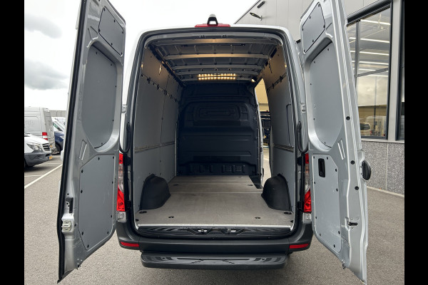 Mercedes-Benz Sprinter 317 CDI L2 H2 MBUX / Camera / Carplay navigatie / Cruise control / Airco Mercedes-Benz Sprinter 317 CDI L2 H2 MBUX / Camera / Carplay navigatie / Cruise control / Airco