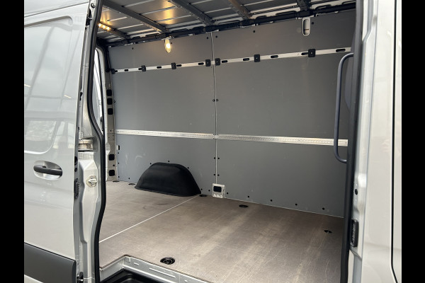 Mercedes-Benz Sprinter 317 CDI L2 H2 MBUX / Camera / Carplay navigatie / Cruise control / Airco Mercedes-Benz Sprinter 317 CDI L2 H2 MBUX / Camera / Carplay navigatie / Cruise control / Airco