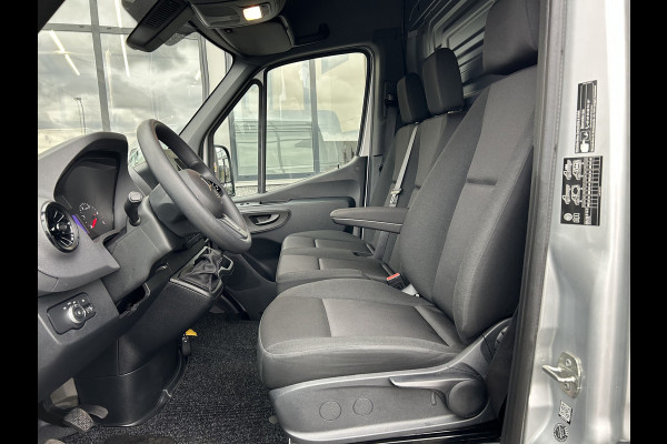 Mercedes-Benz Sprinter 317 CDI L2 H2 MBUX / Camera / Carplay navigatie / Cruise control / Airco Mercedes-Benz Sprinter 317 CDI L2 H2 MBUX / Camera / Carplay navigatie / Cruise control / Airco
