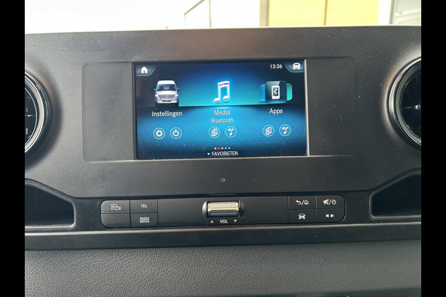 Mercedes-Benz Sprinter 317 CDI L2 H2 MBUX / Camera / Carplay navigatie / Cruise control / Airco Mercedes-Benz Sprinter 317 CDI L2 H2 MBUX / Camera / Carplay navigatie / Cruise control / Airco