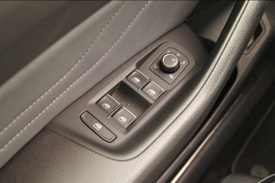 Volkswagen Arteon 1.4 TSI eHybrid Elegance Business Plus -PANO-LEER- Volkswagen Arteon 1.4 TSI eHybrid Elegance Business Plus -PANO-LEER-
