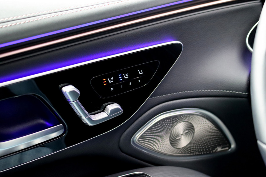 Mercedes-Benz EQS 450 4MATIC AMG Line 118 kWh | Hyperscreen | Airmatic | Achterasbesturing | Distronic+ | Stoelventilatie V+A | Burmester | Massage | Verwarmd Stuurwiel | HUD | Digital Light |