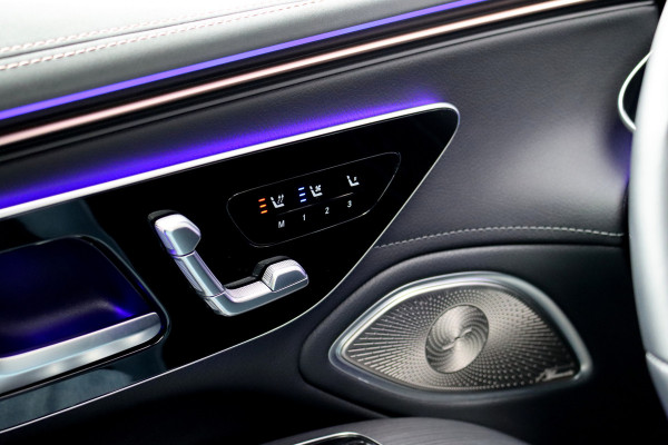 Mercedes-Benz EQS 450 4MATIC AMG Line 118 kWh | Hyperscreen | Airmatic | Achterasbesturing | Distronic+ | Stoelventilatie V+A | Burmester | Massage | Verwarmd Stuurwiel | HUD | Digital Light |