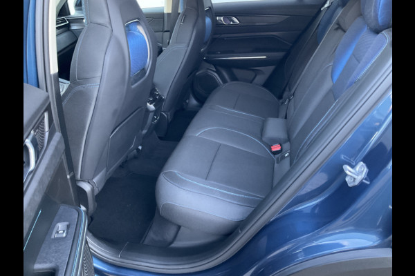 Lynk & Co 01 1.5 PHEV 360° Pano.dak Trekhaak Adapt.Cruise Carplay Stoelverw. Lynk & Co 01 1.5 PHEV 360° Pano.dak Trekhaak Adapt.Cruise Carplay Stoelverw.