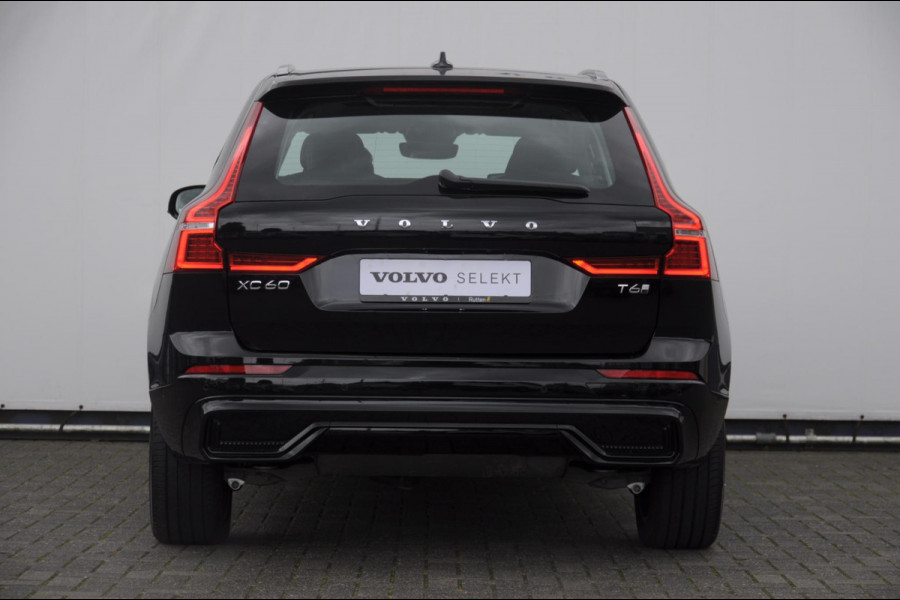 Volvo XC60 T6 350PK Automaat AWD Ultra Dark / Head-up display / Trekhaak/ Harman Kardon audio / Panoramadak / BLIS / Elektrisch bedienbare voorstoelen / Memory seats / Verwarmbare stoelen / Keyless entry /