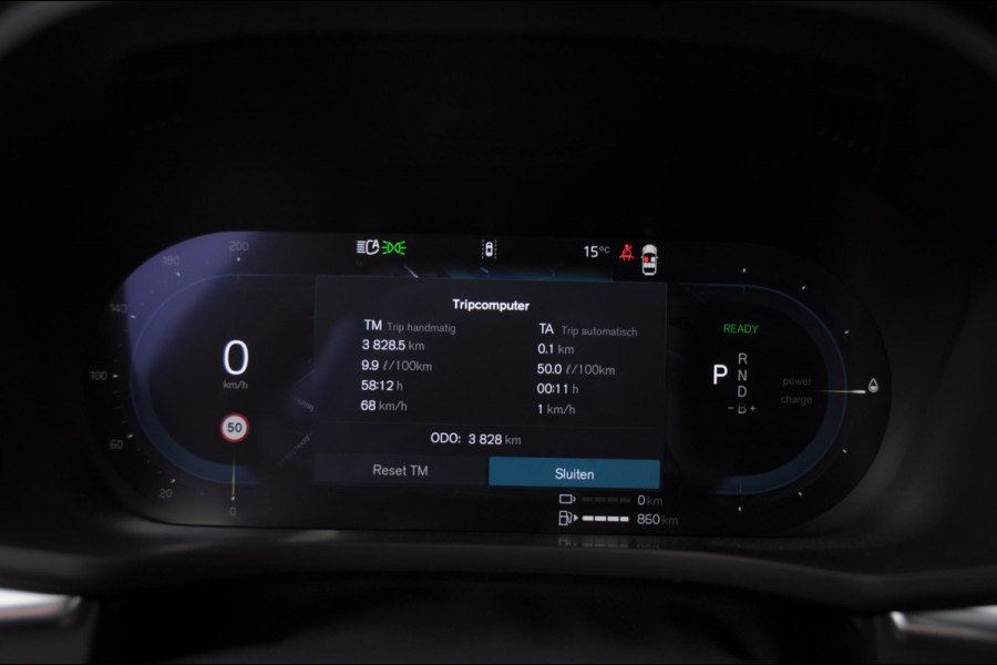 Volvo XC60 T6 350PK Automaat AWD Ultra Dark / Head-up display / Trekhaak/ Harman Kardon audio / Panoramadak / BLIS / Elektrisch bedienbare voorstoelen / Memory seats / Verwarmbare stoelen / Keyless entry /