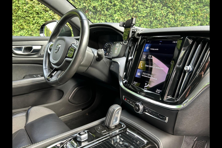 Volvo V60 2.0 T6 Recharge AWD R-Design Leder AllSeason !!NIEUWBINNEN!!