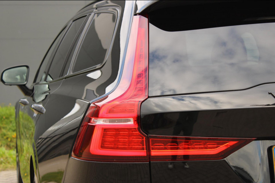 Volvo V60 2.0 T6 Recharge AWD R-Design Leder AllSeason !!NIEUWBINNEN!!