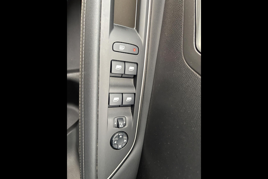 Peugeot 3008 1.2 PureTech Allure AUTOMAAT PANORAMADAK LEER NAVI CAMERA Peugeot 3008 1.2 PureTech Allure AUTOMAAT PANORAMADAK LEER NAVI CAMERA