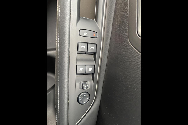 Peugeot 3008 1.2 PureTech Allure AUTOMAAT PANORAMADAK LEER NAVI CAMERA Peugeot 3008 1.2 PureTech Allure AUTOMAAT PANORAMADAK LEER NAVI CAMERA