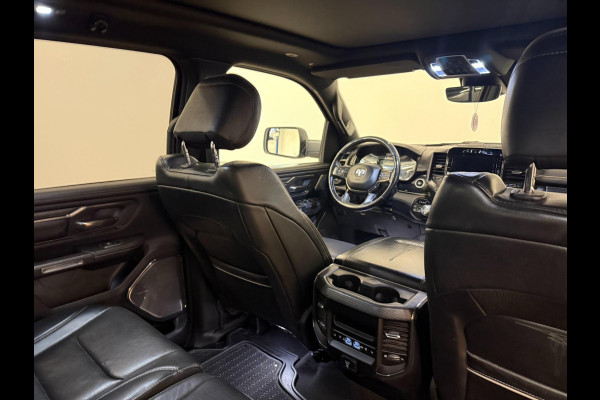 Dodge Ram 1500 5.7 V8 4x4 Crew Cab Limited|PANO|WEINIG KM |INRUIL MOGELIJK Dodge Ram 1500 5.7 V8 4x4 Crew Cab Limited|PANO|WEINIG KM |INRUIL MOGELIJK