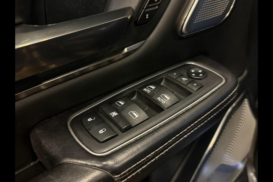 Dodge Ram 1500 5.7 V8 4x4 Crew Cab Limited|PANO|WEINIG KM |INRUIL MOGELIJK Dodge Ram 1500 5.7 V8 4x4 Crew Cab Limited|PANO|WEINIG KM |INRUIL MOGELIJK