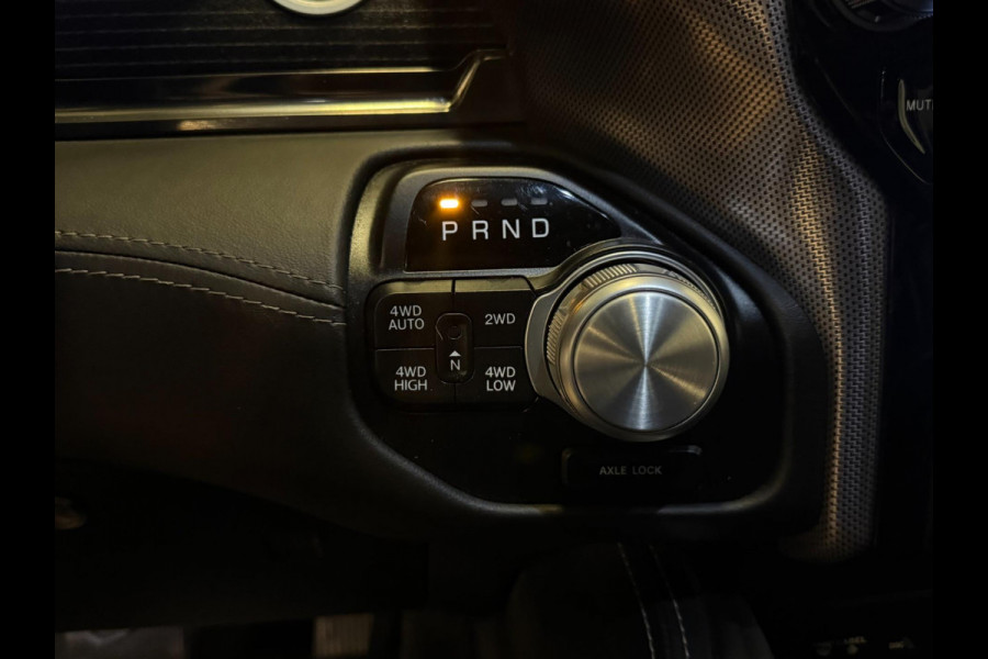 Dodge Ram 1500 5.7 V8 4x4 Crew Cab Limited|PANO|WEINIG KM |INRUIL MOGELIJK Dodge Ram 1500 5.7 V8 4x4 Crew Cab Limited|PANO|WEINIG KM |INRUIL MOGELIJK