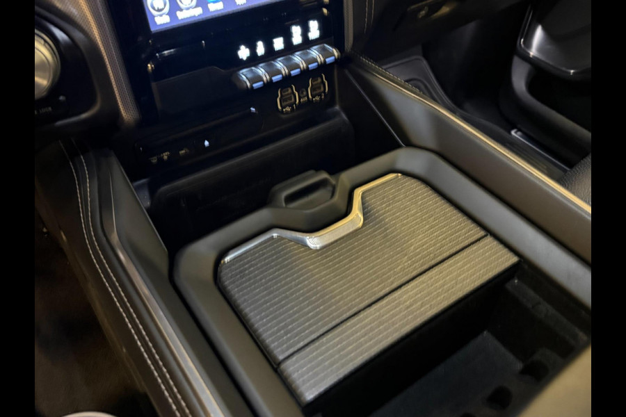 Dodge Ram 1500 5.7 V8 4x4 Crew Cab Limited|PANO|WEINIG KM |INRUIL MOGELIJK Dodge Ram 1500 5.7 V8 4x4 Crew Cab Limited|PANO|WEINIG KM |INRUIL MOGELIJK