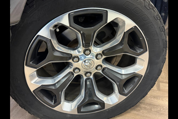 Dodge Ram 1500 5.7 V8 4x4 Crew Cab Limited|PANO|WEINIG KM |INRUIL MOGELIJK Dodge Ram 1500 5.7 V8 4x4 Crew Cab Limited|PANO|WEINIG KM |INRUIL MOGELIJK