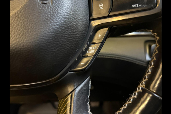 Dodge Ram 1500 5.7 V8 4x4 Crew Cab Limited|PANO|WEINIG KM |INRUIL MOGELIJK Dodge Ram 1500 5.7 V8 4x4 Crew Cab Limited|PANO|WEINIG KM |INRUIL MOGELIJK