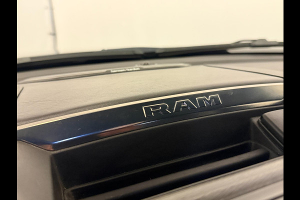 Dodge Ram 1500 5.7 V8 4x4 Crew Cab Limited|PANO|WEINIG KM |INRUIL MOGELIJK Dodge Ram 1500 5.7 V8 4x4 Crew Cab Limited|PANO|WEINIG KM |INRUIL MOGELIJK