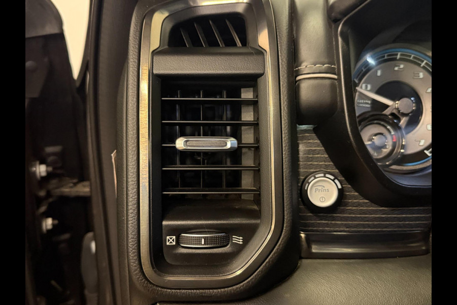 Dodge Ram 1500 5.7 V8 4x4 Crew Cab Limited|PANO|WEINIG KM |INRUIL MOGELIJK Dodge Ram 1500 5.7 V8 4x4 Crew Cab Limited|PANO|WEINIG KM |INRUIL MOGELIJK