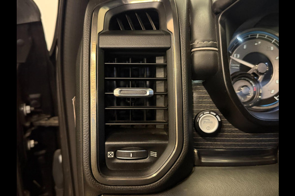 Dodge Ram 1500 5.7 V8 4x4 Crew Cab Limited|PANO|WEINIG KM |INRUIL MOGELIJK Dodge Ram 1500 5.7 V8 4x4 Crew Cab Limited|PANO|WEINIG KM |INRUIL MOGELIJK