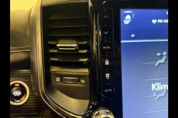 Dodge Ram 1500 5.7 V8 4x4 Crew Cab Limited|PANO|WEINIG KM |INRUIL MOGELIJK Dodge Ram 1500 5.7 V8 4x4 Crew Cab Limited|PANO|WEINIG KM |INRUIL MOGELIJK