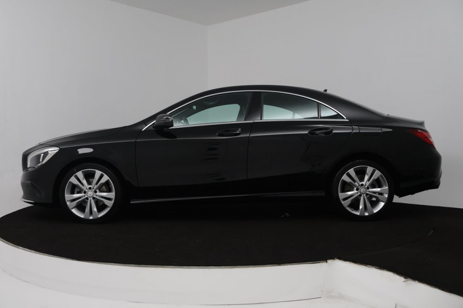 Mercedes-Benz CLA-Klasse 180 AMG Night Edition Plus (PARKEERSENSOREN, STOELVERWARMING, CRUISE CONTROL, NAVIGATIE) Mercedes-Benz CLA-Klasse 180 AMG Night Edition Plus (PARKEERSENSOREN, STOELVERWARMING, CRUISE CONTROL, NAVIGATIE)